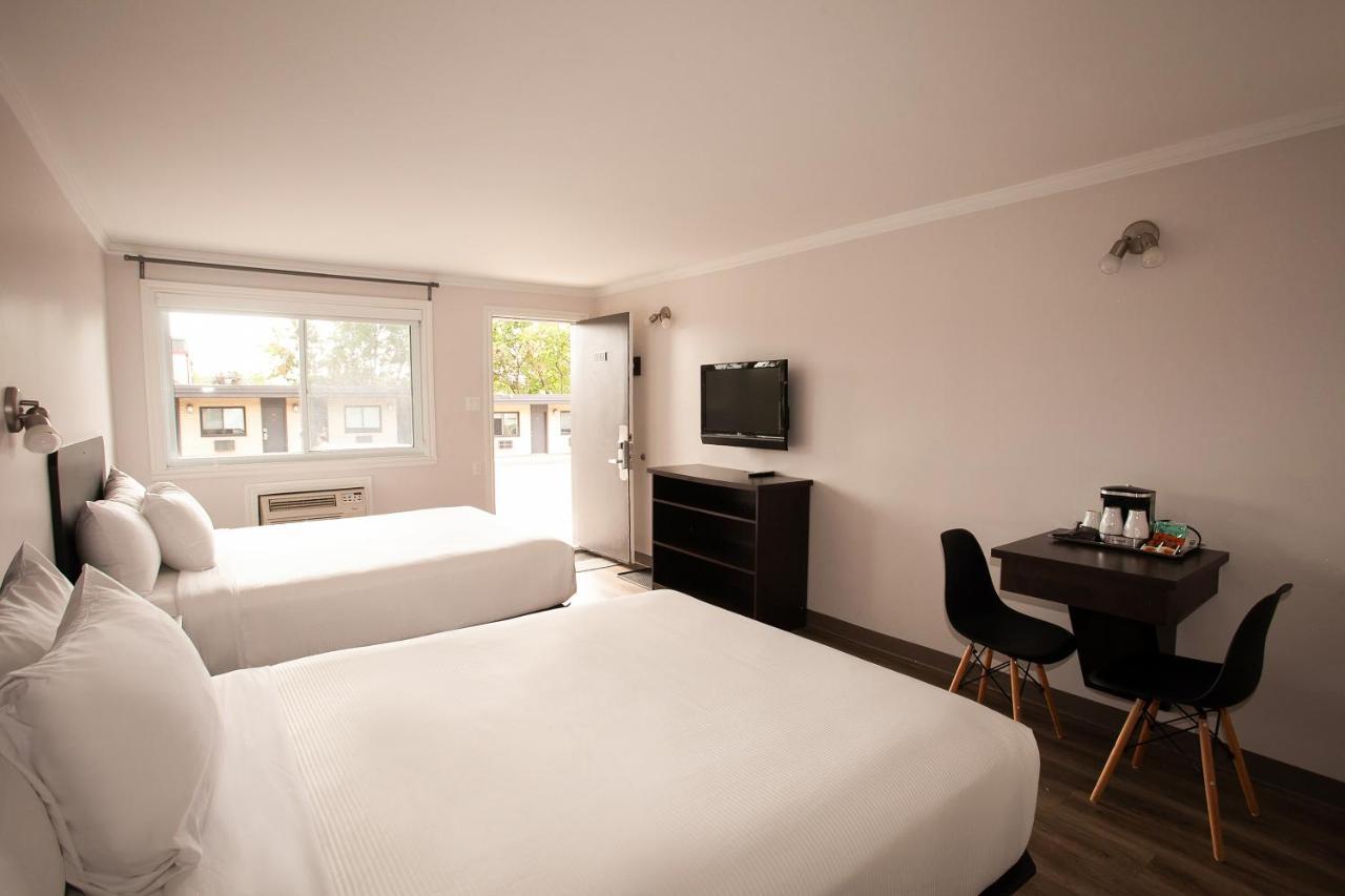 Motel Newstar Лаваль Экстерьер фото