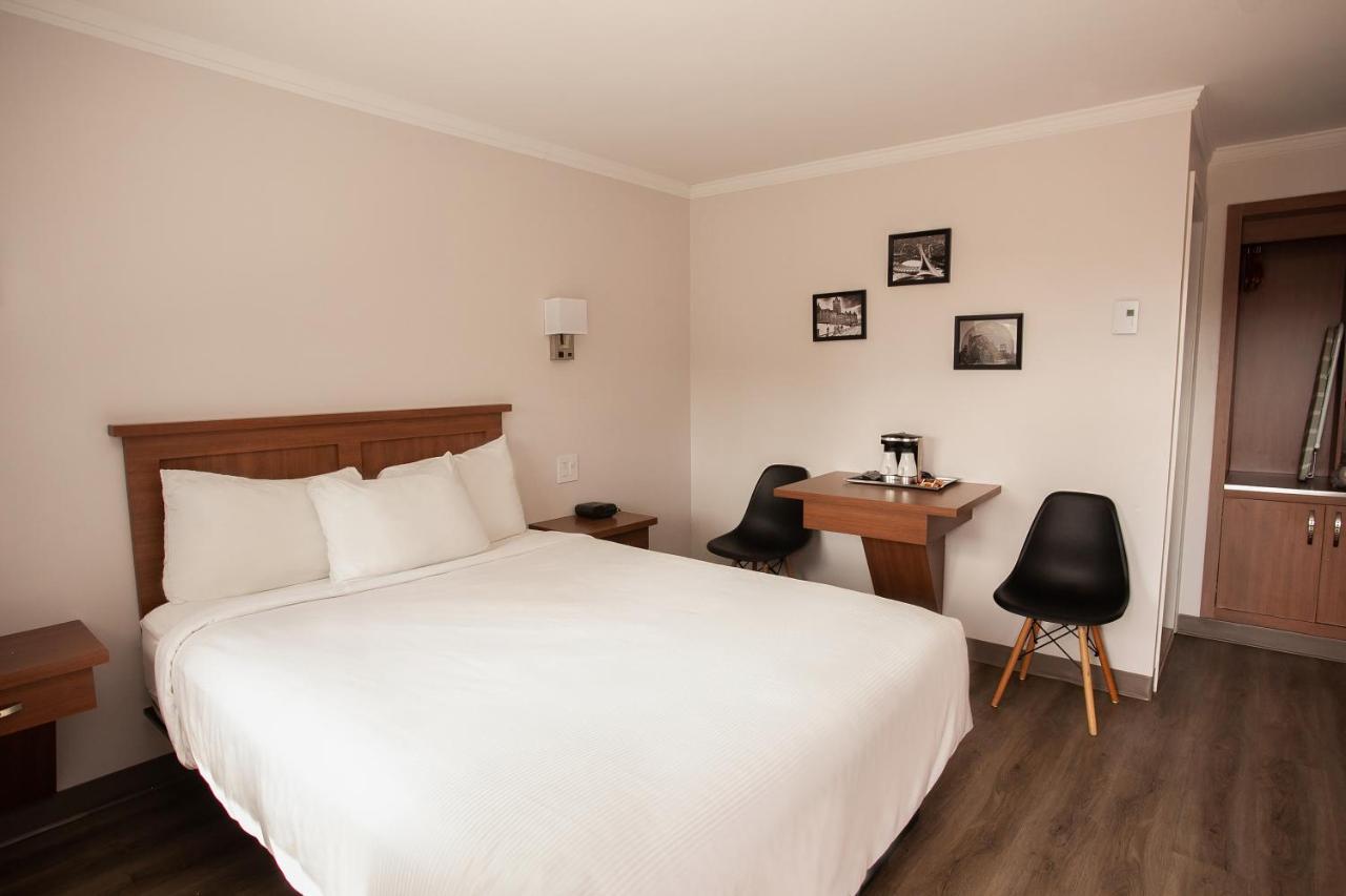 Motel Newstar Лаваль Экстерьер фото