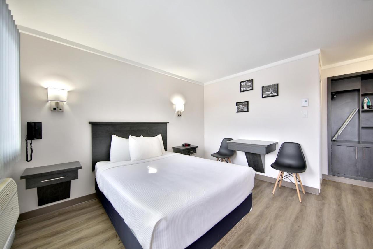 Motel Newstar Лаваль Экстерьер фото